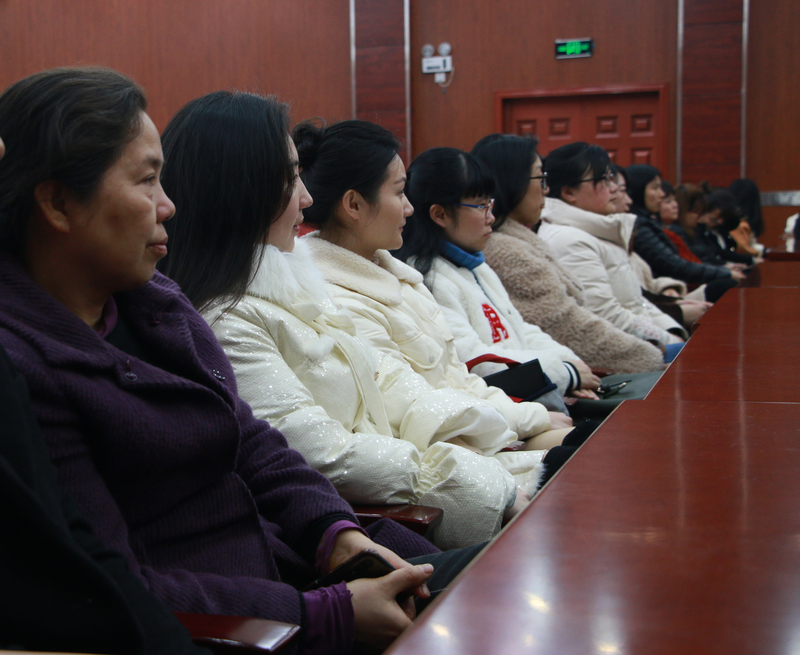 2021年三八节表彰会 (6).jpg