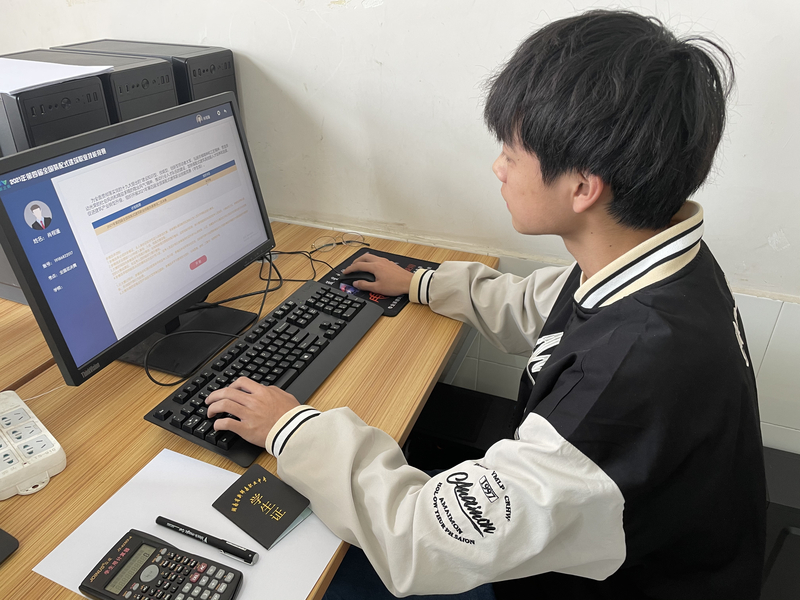 2021年建筑专业省技能大赛二等奖获得者肖程篷.jpg